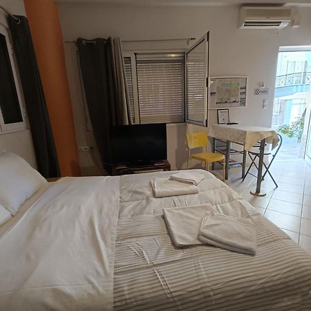 Cozy Apartment In The Center Of Aighion Achaia - Ground Floor - Ισόγειο Στουντιο Éjo Kültér fotó
