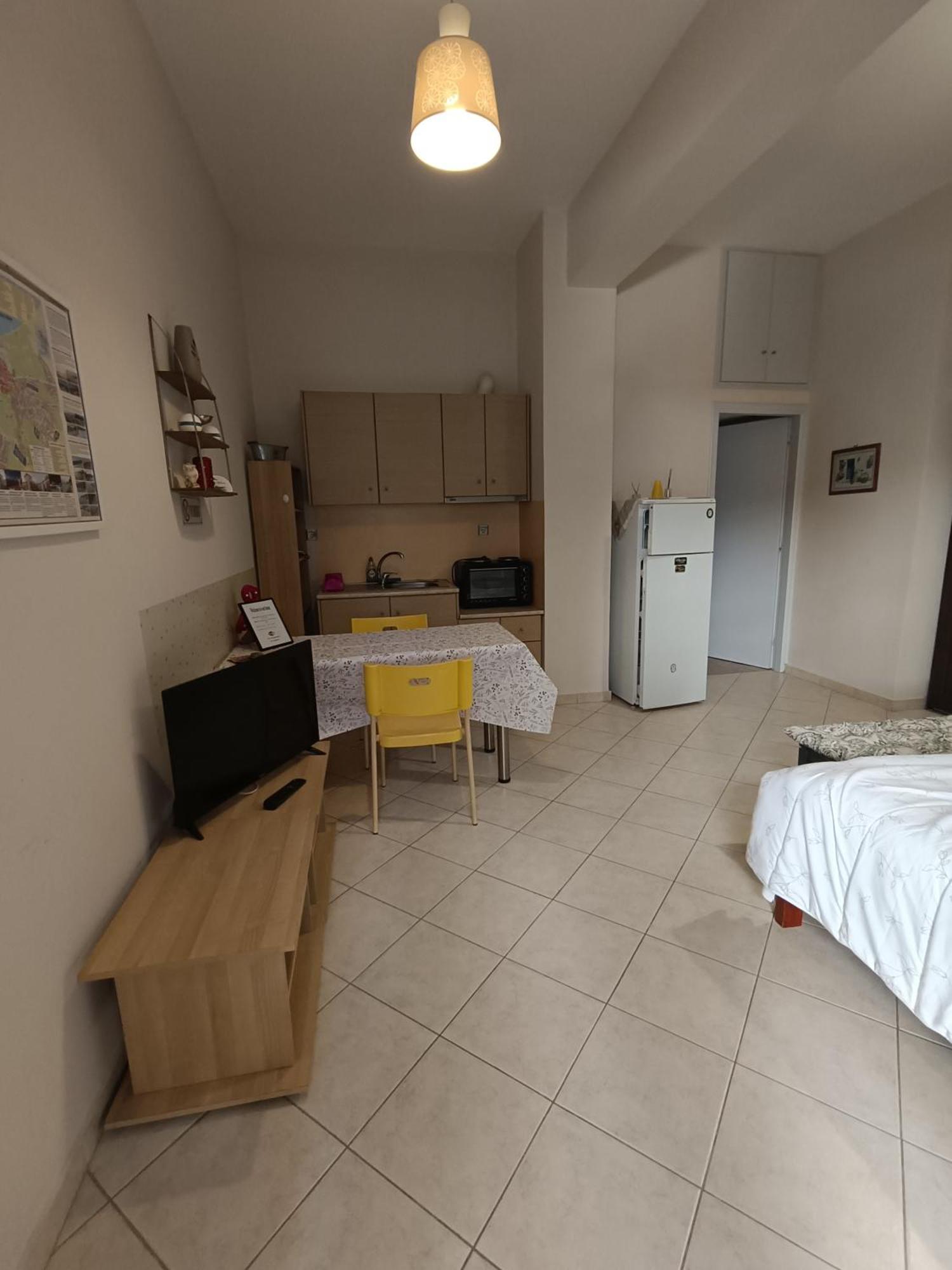 Cozy Apartment In The Center Of Aighion Achaia - Ground Floor - Ισόγειο Στουντιο Éjo Kültér fotó