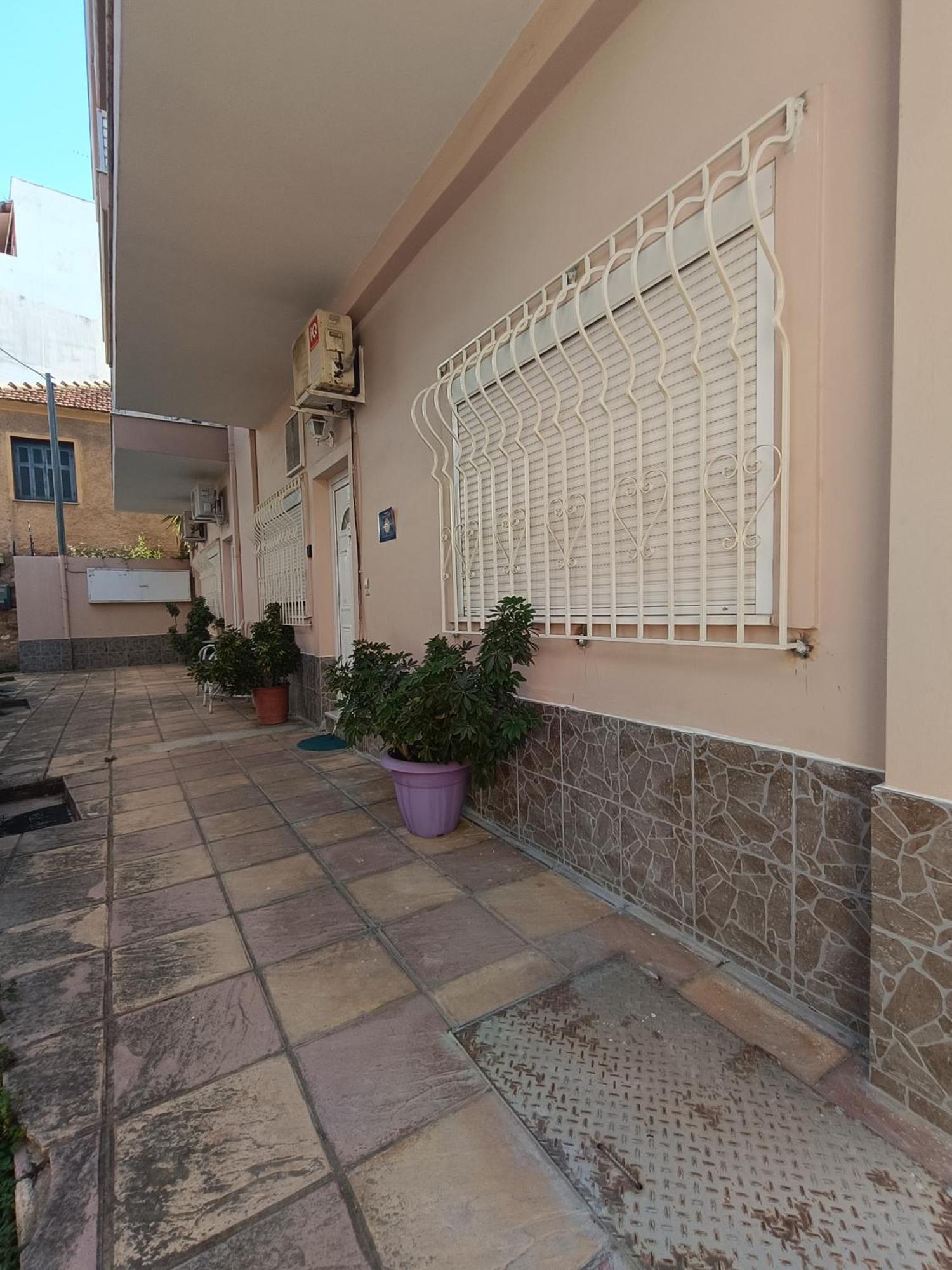 Cozy Apartment In The Center Of Aighion Achaia - Ground Floor - Ισόγειο Στουντιο Éjo Kültér fotó